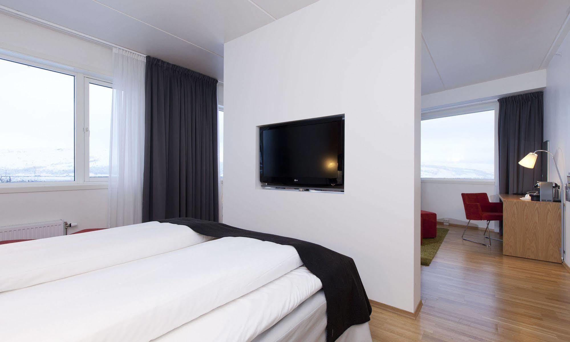 Thon Hotel Kirkenes Bagian luar foto
