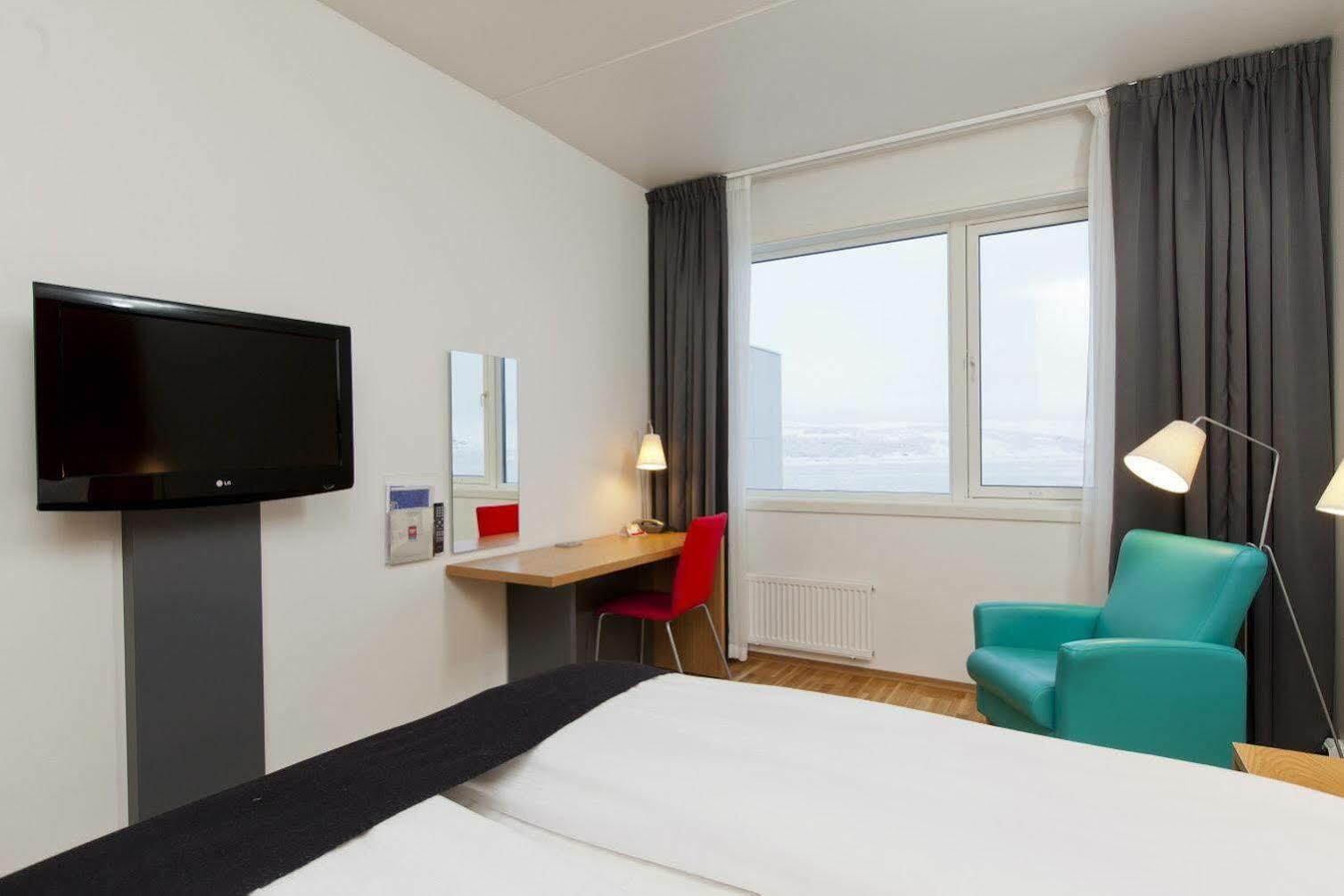 Thon Hotel Kirkenes Bagian luar foto